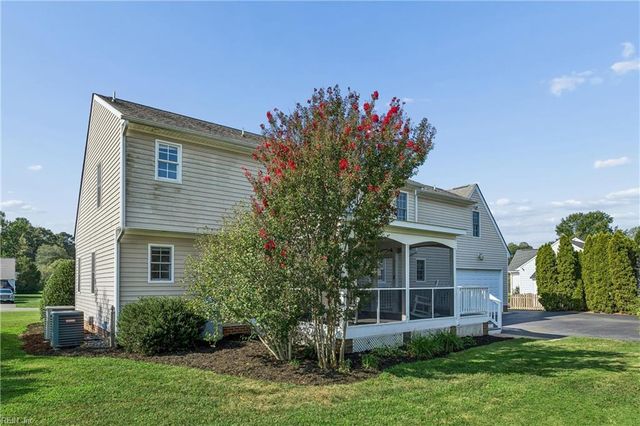 5670 Gentry DR, New Kent, VA 23124