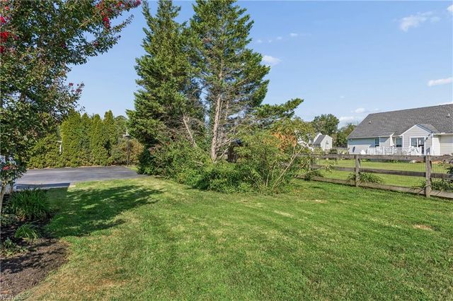 5670 Gentry DR, New Kent, VA 23124