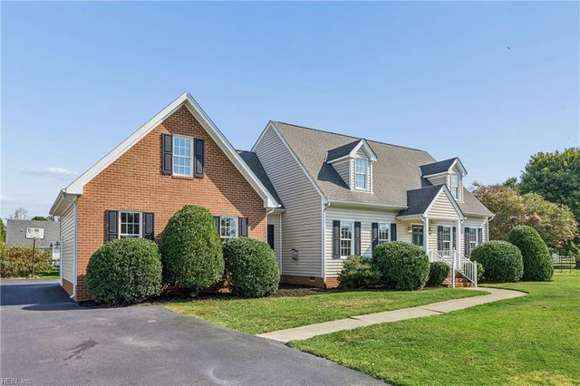 5670 Gentry DR, New Kent, VA 23124