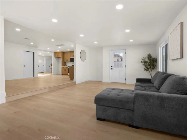 9643 Boxwood Ave, Fontana, CA 92335