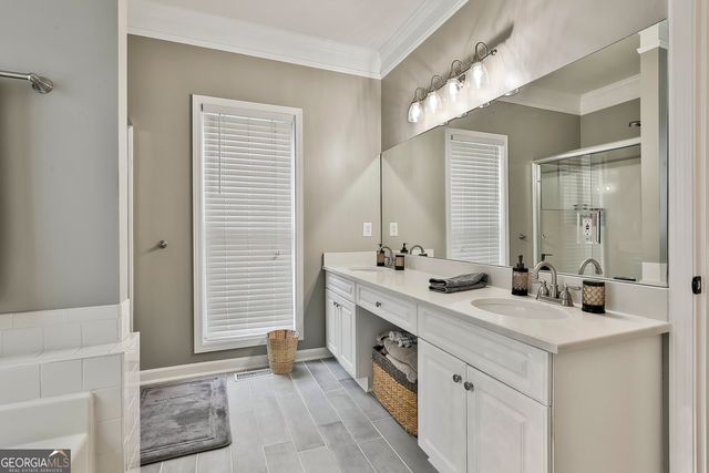 125 GLADYS LN, Fayetteville, GA 30215