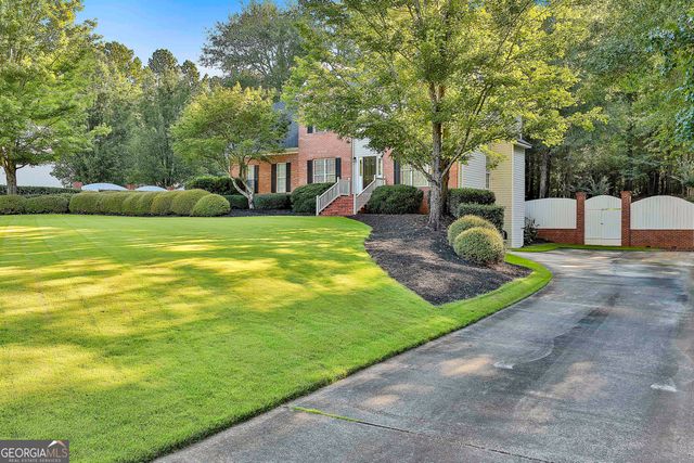 125 GLADYS LN, Fayetteville, GA 30215