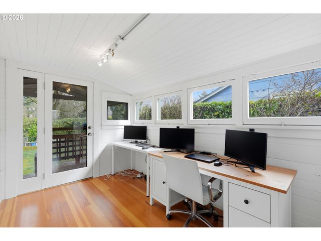 7060 Se 13TH Ave, Portland, OR 97202