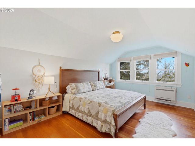 7060 Se 13TH Ave, Portland, OR 97202