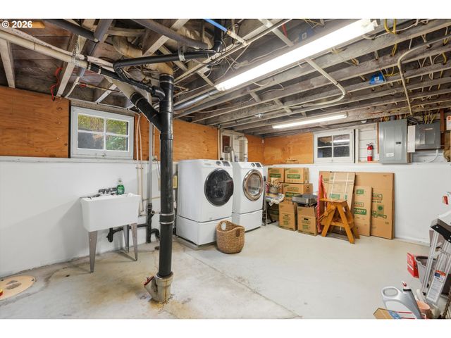 7060 Se 13TH Ave, Portland, OR 97202