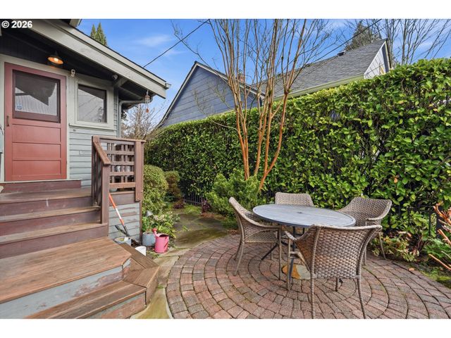 7060 Se 13TH Ave, Portland, OR 97202