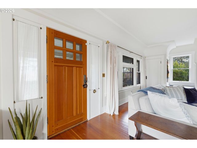 7060 Se 13TH Ave, Portland, OR 97202