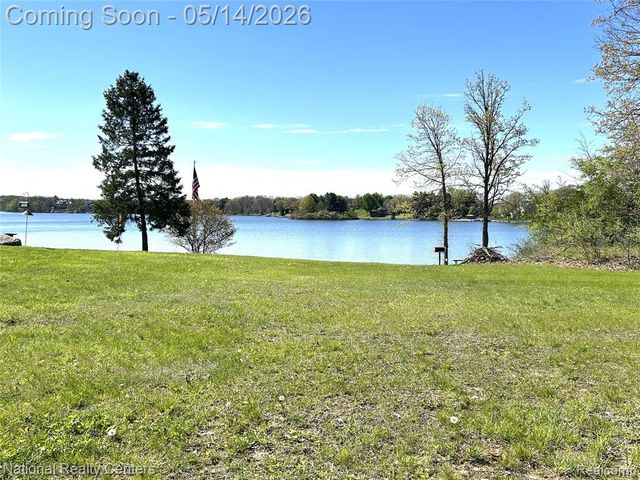 10197 Dar Lane, Goodrich, MI 48438
