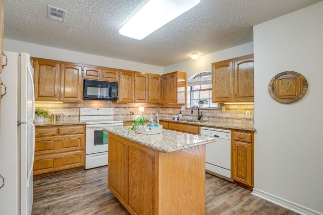 908 Country Club Drive, Joshua, TX 76058