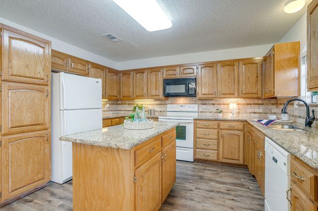 908 Country Club Drive, Joshua, TX 76058