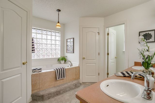 908 Country Club Drive, Joshua, TX 76058