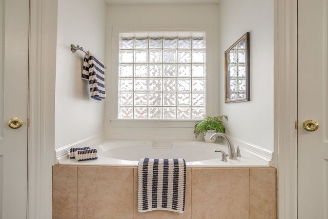 908 Country Club Drive, Joshua, TX 76058