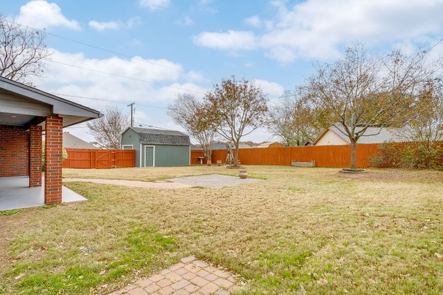 908 Country Club Drive, Joshua, TX 76058