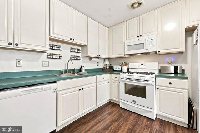 3108 EBBTIDE LN, Palmyra, NJ 08065