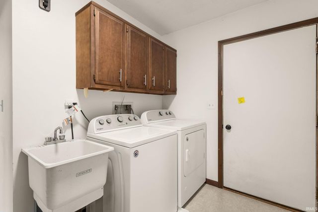 11923 Bergamot Drive, Granger, IN 46530