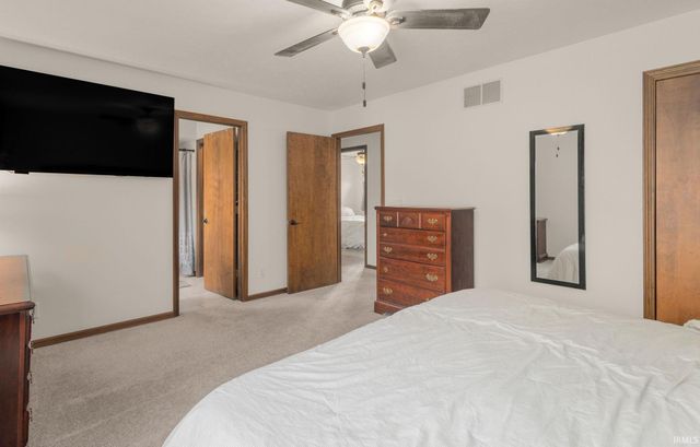 11923 Bergamot Drive, Granger, IN 46530