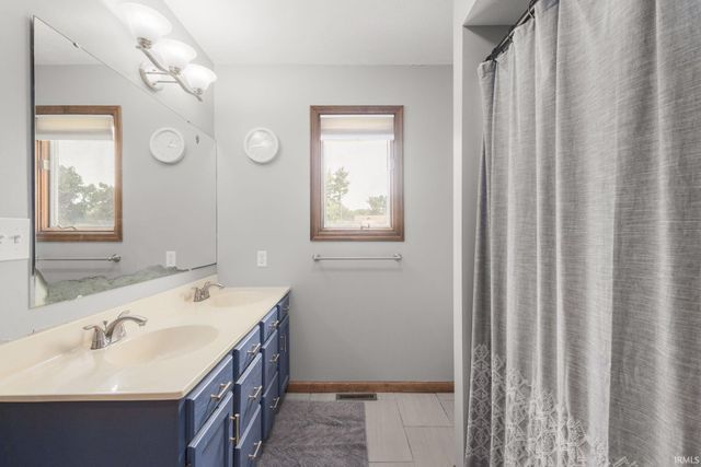 11923 Bergamot Drive, Granger, IN 46530