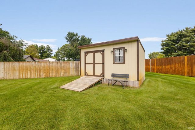 11923 Bergamot Drive, Granger, IN 46530