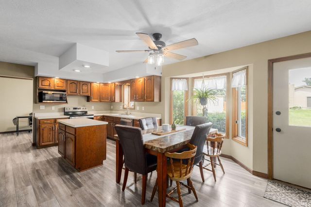 11923 Bergamot Drive, Granger, IN 46530