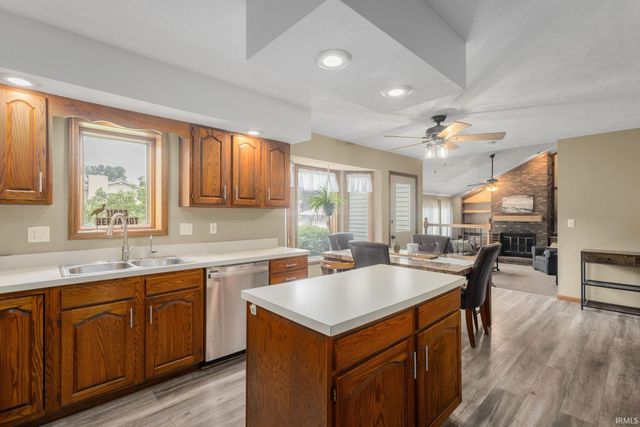 11923 Bergamot Drive, Granger, IN 46530