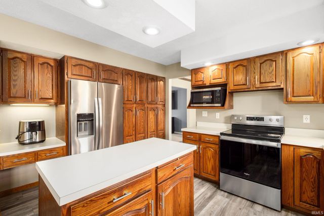 11923 Bergamot Drive, Granger, IN 46530