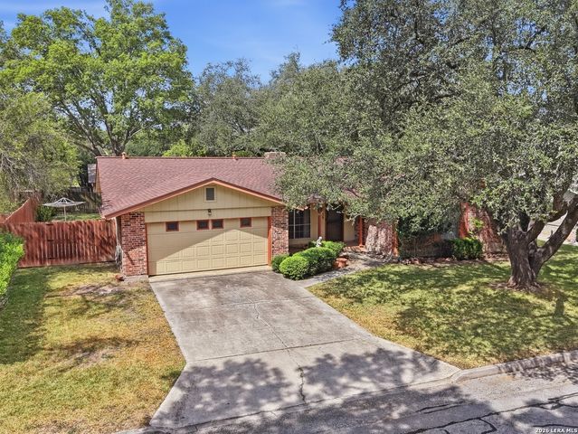 8239 ZODIAC DR, Universal City, TX 78148