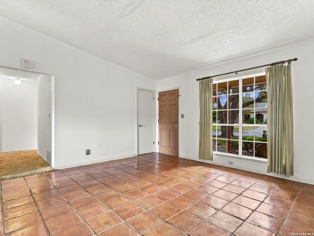 8239 ZODIAC DR, Universal City, TX 78148
