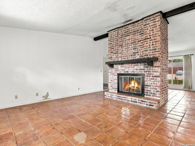 8239 ZODIAC DR, Universal City, TX 78148