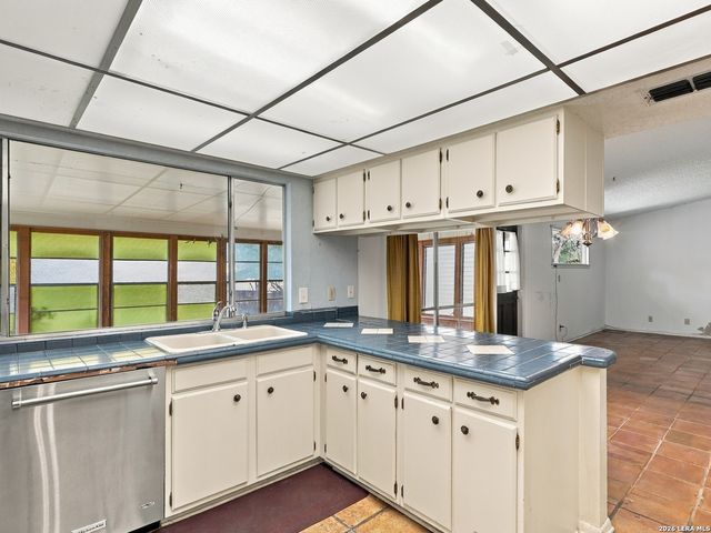 8239 ZODIAC DR, Universal City, TX 78148