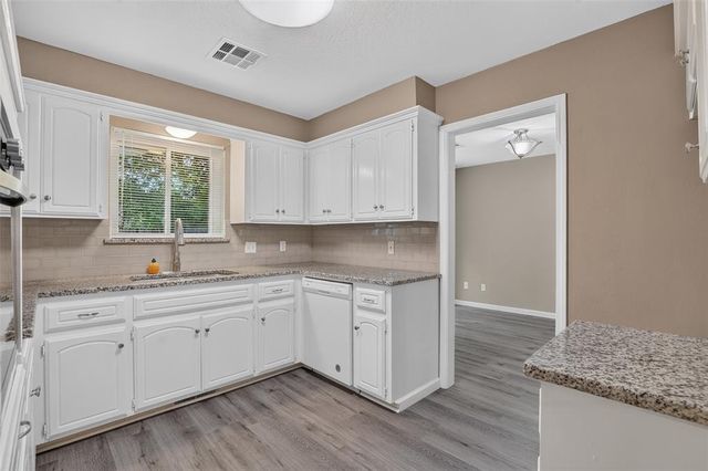2109 Oakvista Circle, Norman, OK 73071