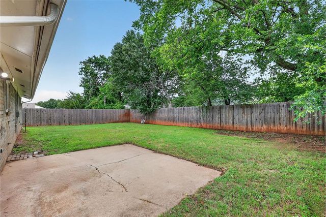 2109 Oakvista Circle, Norman, OK 73071