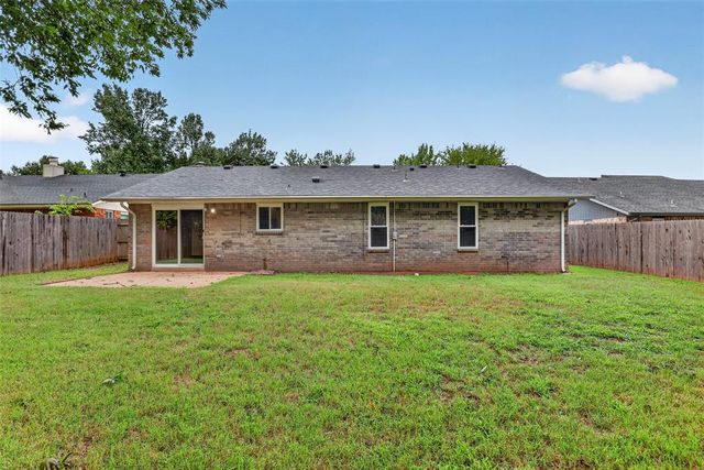 2109 Oakvista Circle, Norman, OK 73071
