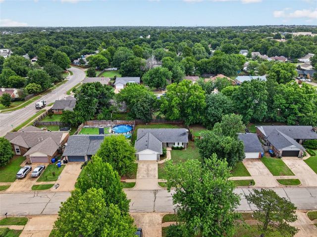 2109 Oakvista Circle, Norman, OK 73071