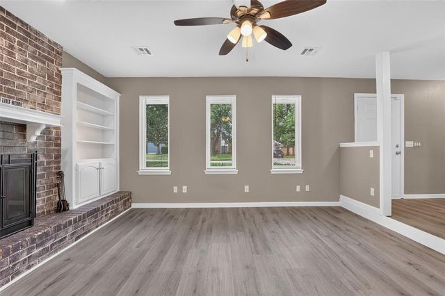 2109 Oakvista Circle, Norman, OK 73071