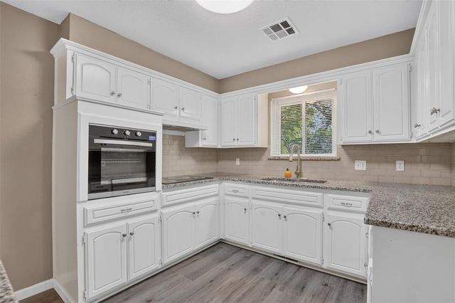 2109 Oakvista Circle, Norman, OK 73071