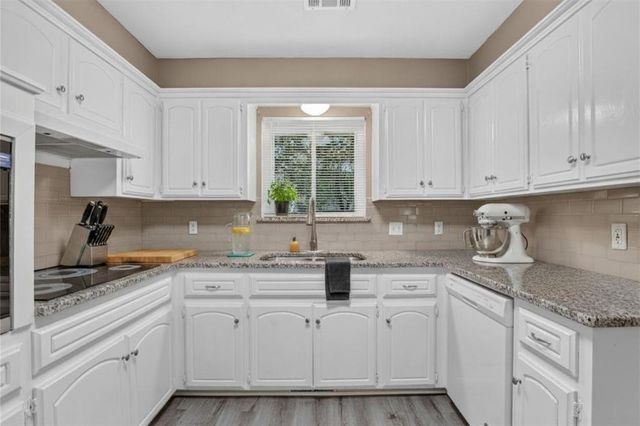 2109 Oakvista Circle, Norman, OK 73071