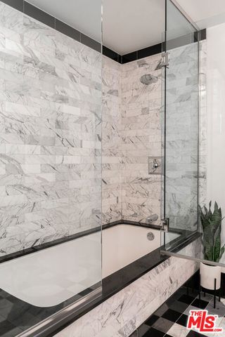 1645 Vine Street 1005, Los Angeles, CA 90028