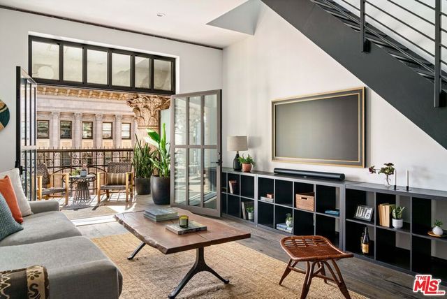 1645 Vine Street 1005, Los Angeles, CA 90028