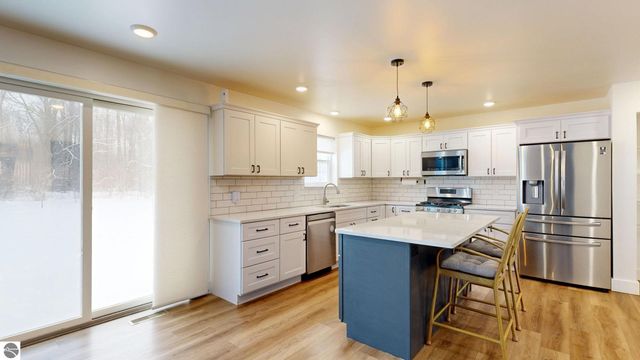 2578 White Pine, Mt Pleasant, MI 48858