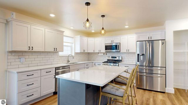 2578 White Pine, Mt Pleasant, MI 48858