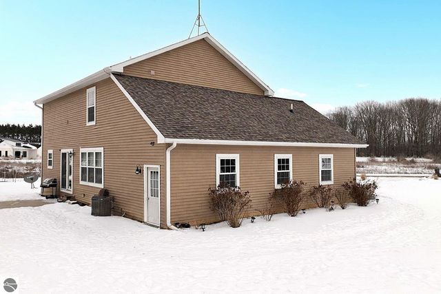 2578 White Pine, Mt Pleasant, MI 48858