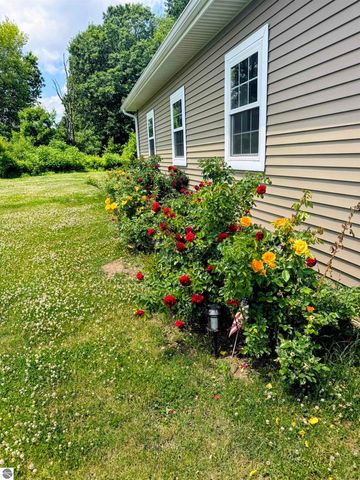 2578 White Pine, Mt Pleasant, MI 48858