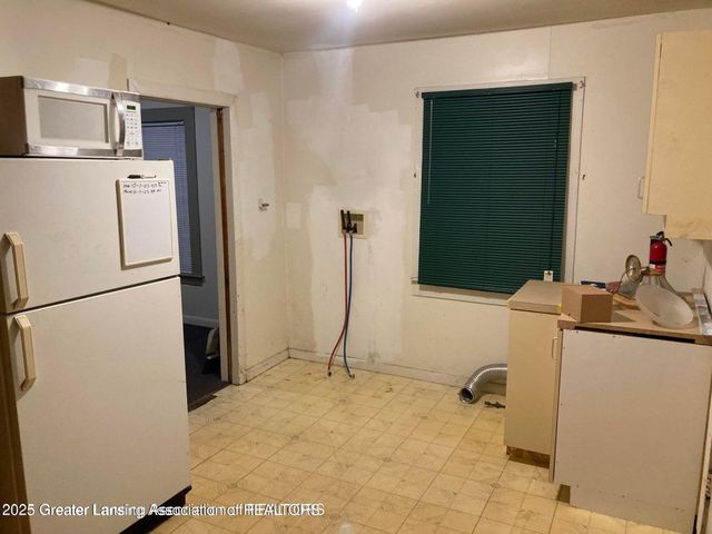 1423 Pontiac Street, Lansing, MI 48910