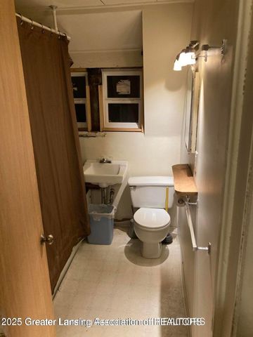 1423 Pontiac Street, Lansing, MI 48910