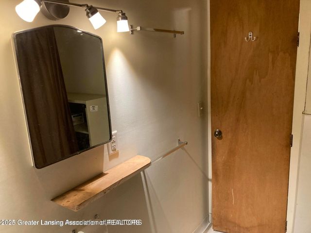 1423 Pontiac Street, Lansing, MI 48910