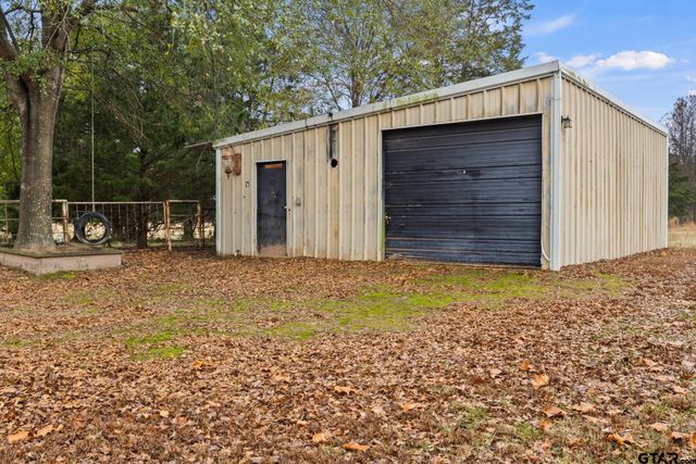 2638 SE County Road 4115, Mt Vernon, TX 75457