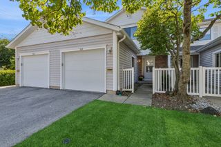 749 Lakeview Point, Schaumburg, IL 60194