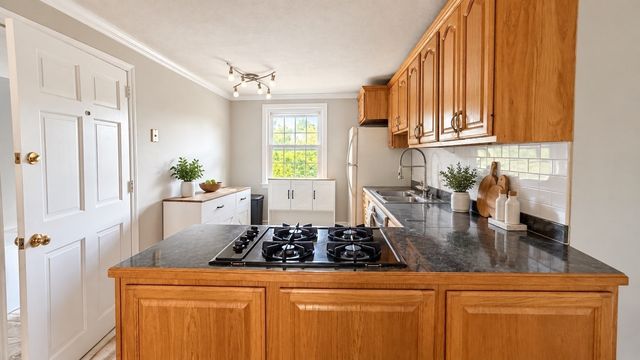 160 Tyngsboro Rd 19C, Chelmsford, MA 01863