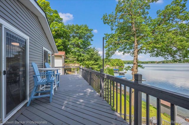 3782 S Shore Drive, Elba Township, MI 48446