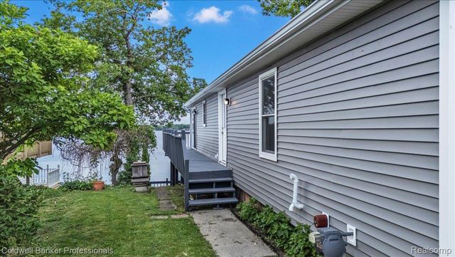 3782 S Shore Drive, Elba Township, MI 48446